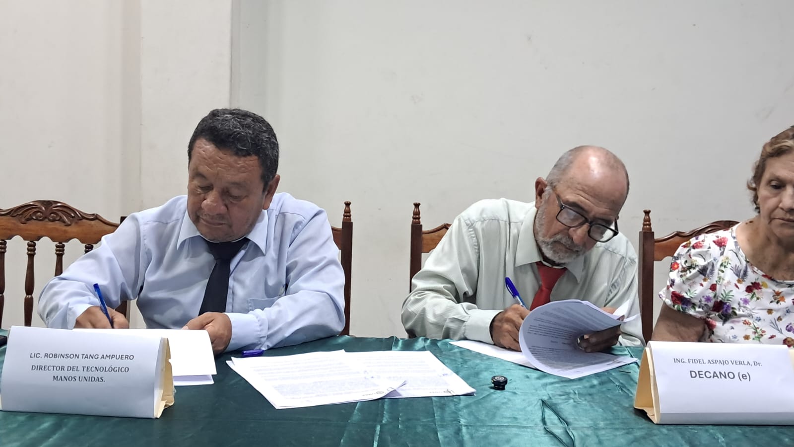 Importante firma de Convenio con la UNAP